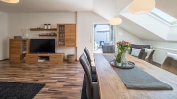 Apartment, Terrasse | Wohnbereich | Smart-TV