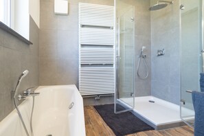Bathroom - Miralior Apartment (Mainz)