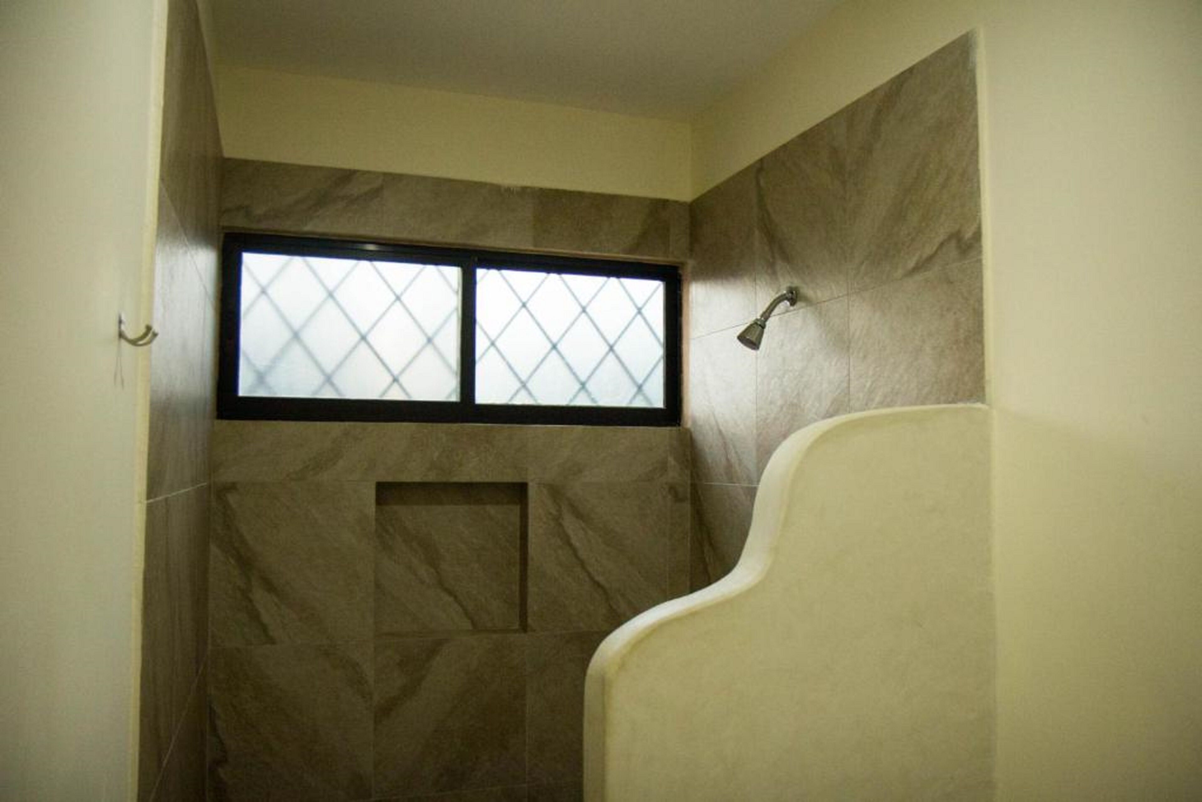 shower, rainfall showerhead, free toiletries, hair dryer