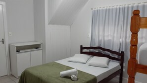 Basic Quadruple Room, Non Smoking | Free WiFi, bed sheets, wheelchair access - Hotel Bella Júlia (Joinville)