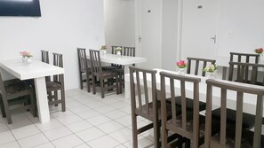 Free daily buffet breakfast - Hotel Bella Júlia (Joinville)