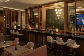 Bar (in der Unterkunft)
