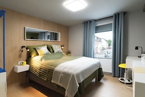 Casa design, 4 quartos | 1 quarto, roupas de cama premium