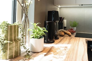 Design House, 4 Bedrooms | Private kitchen | Full-size fridge, microwave, dishwasher, electric kettle