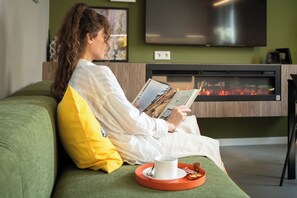 Smart TV, chimenea, Netflix, juguetes