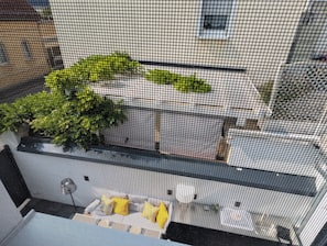 Design House, 4 Bedrooms | Courtyard view