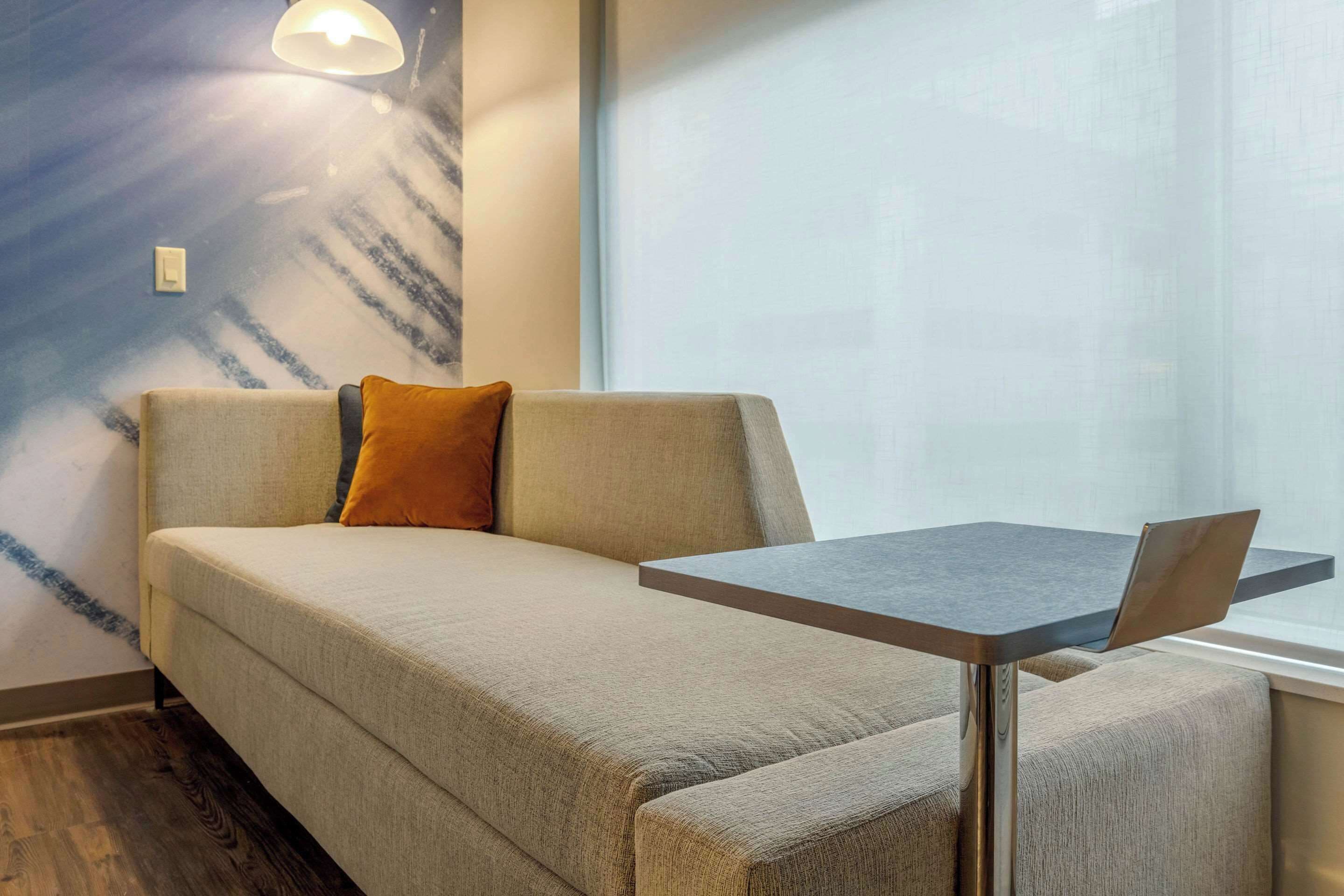 1 bedroom, premium bedding, in-room safe, desk