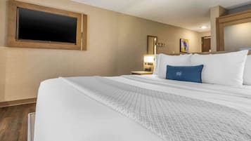 1 bedroom, premium bedding, in-room safe, desk