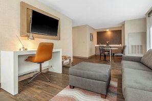 1 bedroom, premium bedding, in-room safe, desk - Cambria Hotel Milwaukee Downtown (Milwaukee)