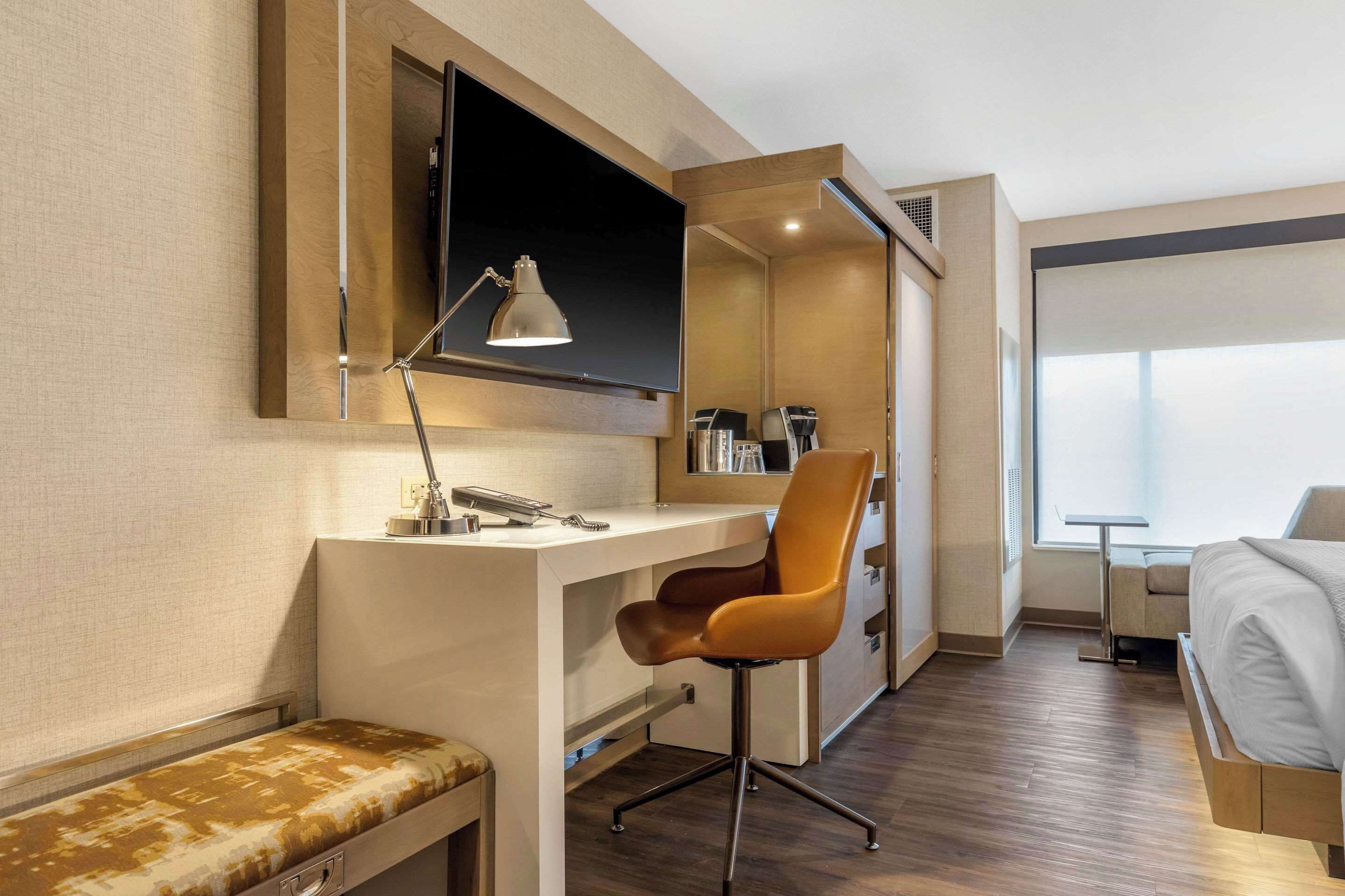 1 bedroom, premium bedding, in-room safe, desk