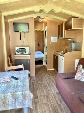 Trailer, Non Smoking | Living area