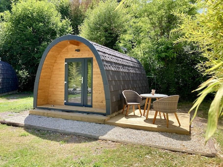 Double Room, 1 Queen Bed, Non Smoking, Private Bathroom. Domaine de L'Amitié