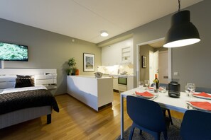 Studio Large