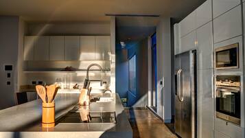 Luxury House, Multiple Beds, Non Smoking, Ocean View | Private kitchen | Fridge, microwave, oven, coffee/tea maker