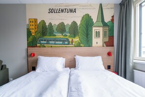 Family Triple Room | Laptop workspace, free cribs/infant beds, free WiFi, bed sheets - Good Morning Sollentuna (Sollentuna)