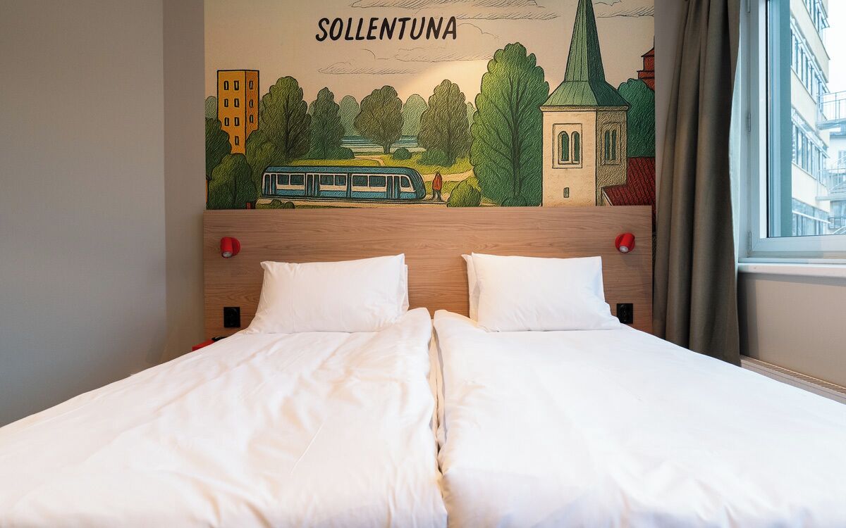 Good Morning Stay Room Couple