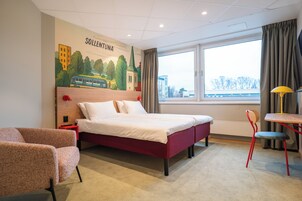 Estudio | Espacio para trabajar con un portátil, cunas gratuitas, wifi gratis