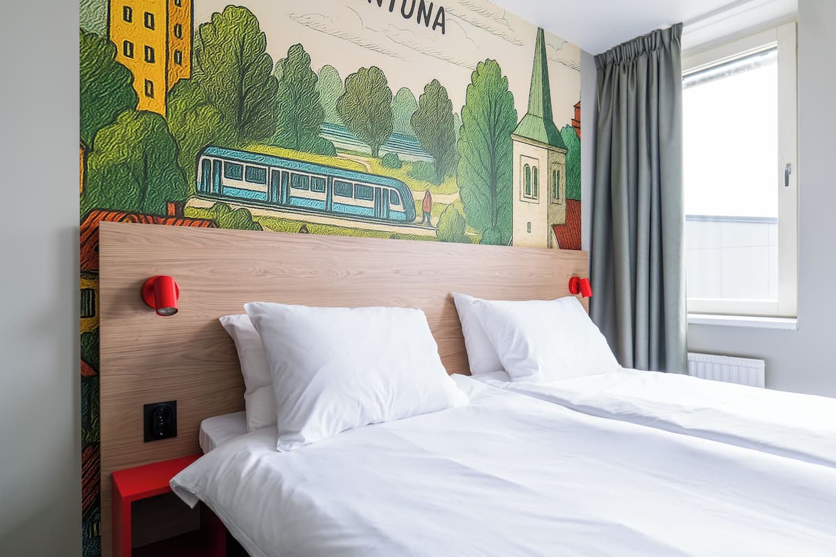 Family Triple Room | Laptop workspace, free cribs/infant beds, free WiFi, bed sheets