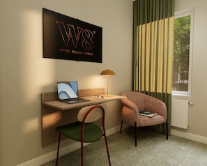 Espace de travail pour ordinateur portable, lits bébé (gratuits)