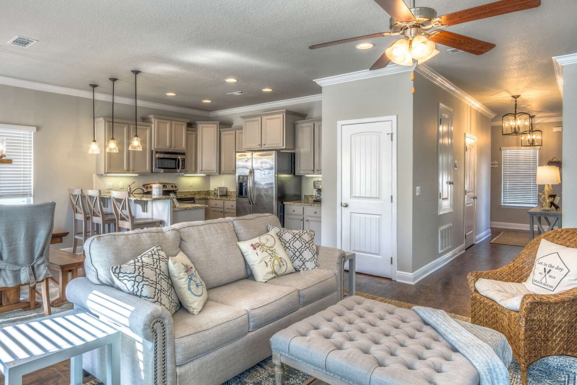 Bike to Beach,30A, & Rosemary! *Golf Cart! Beautifully Updated Inlet Beach Home!