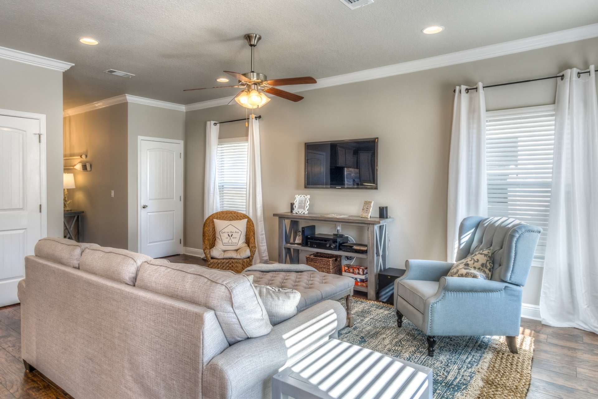 Bike to Beach,30A, & Rosemary! *Golf Cart! Beautifully Updated Inlet Beach Home!