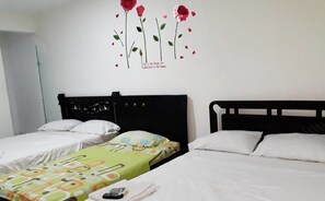 10 bedrooms, desk, free WiFi, bed sheets