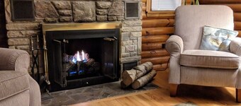 VINTAGE COTTAGE NEAR LAKE EDINBORO