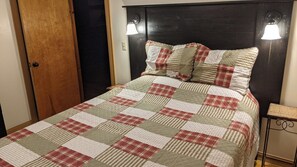 2 bedrooms, iron/ironing board, free WiFi, bed sheets