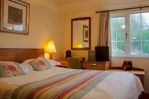 واي فاي مجانًا وملاءات أسرّة