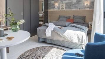 Deluxe Studio Suite, 1 Bedroom | 2 bedrooms, Select Comfort beds, individually decorated