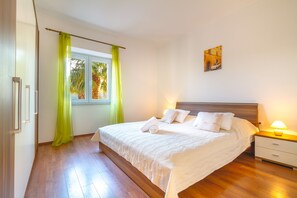 3 多间卧室、熨斗/熨衣板、旅行婴儿床、WiFi