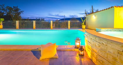 Villa with private pool in green oasis, only 3 km from the sea