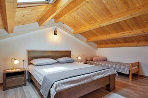 1 bedroom, iron/ironing board, WiFi, bed sheets