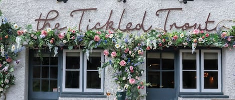 Vista frontal de la propiedad