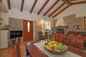 TV, fireplace - Jakov in Županići (Haus für 2-4 Personen) (Nedešćina)