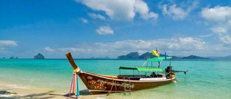Am Strand, Liegestühle, Strandtücher