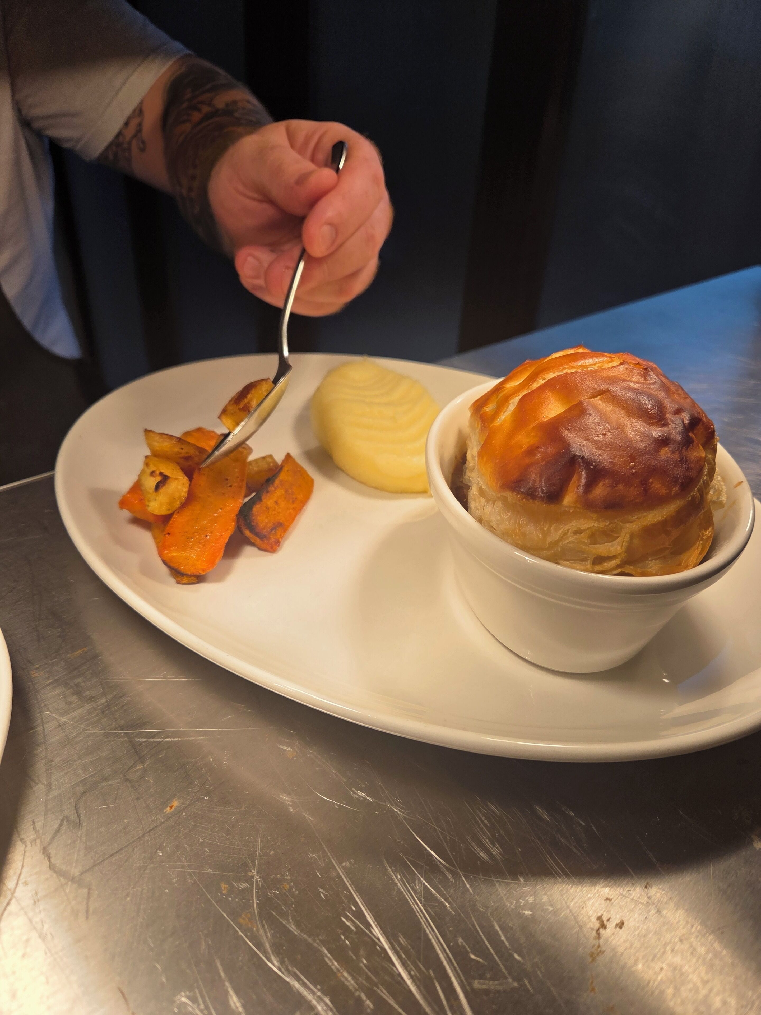 breakfast, lunch and brunch served