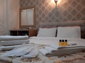 Free WiFi, bed sheets - Burak Apart Otel (Istanbul)