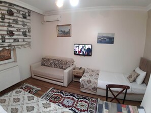 Standard Quadruple Room | Free WiFi, bed sheets - Burak Apart Otel (Istanbul)