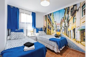 3 bedrooms, desk, iron/ironing board, free WiFi