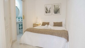 2 bedrooms, iron/ironing board, Internet, bed sheets