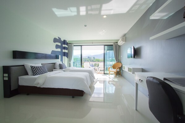 1 Schlafzimmer, Zimmersafe, Schreibtisch, Bügeleisen/Bügelbrett
