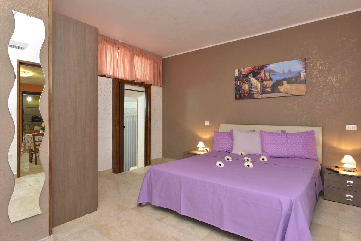In-room safe, desk, soundproofing, free WiFi