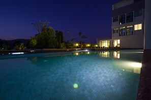 Piscina a l'aire lliure 