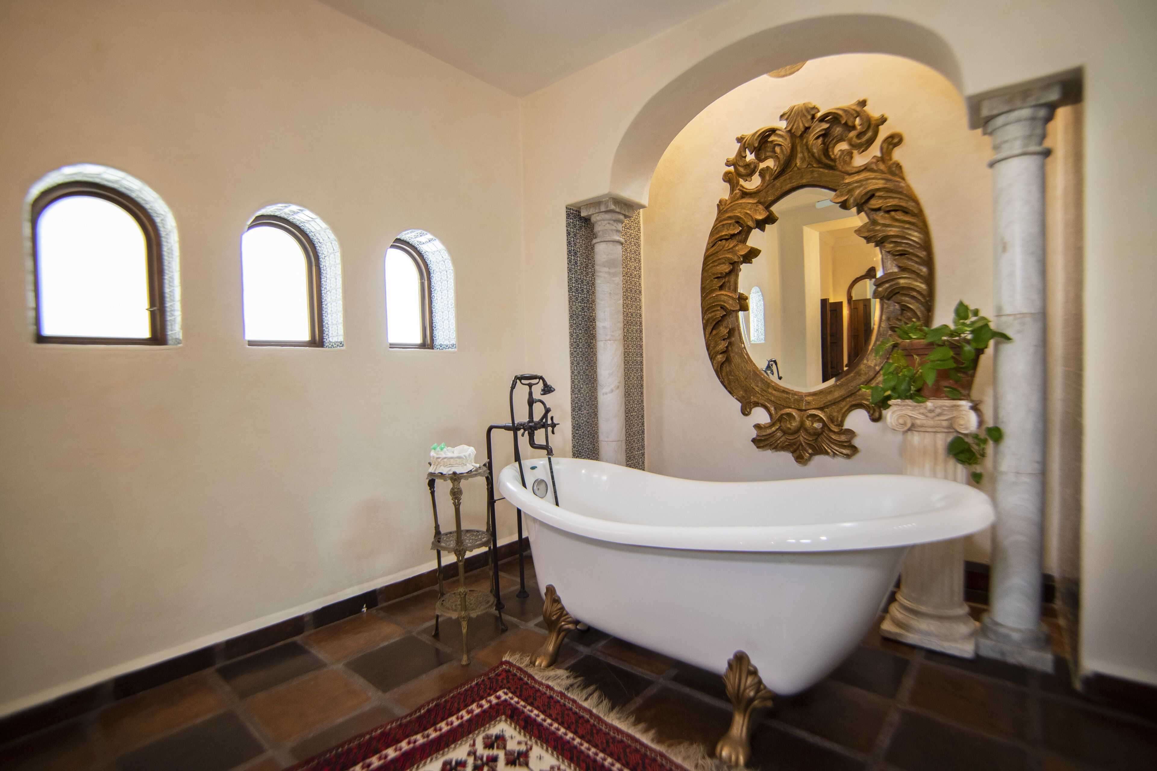 superior room | bathroom | free toiletries, hair dryer, bathrobes, towels