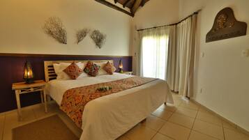 Quarto luxo, vista para o jardim (Fenix) | Frigobar, cofres nos quartos, berços (sobretaxa), roupa de cama