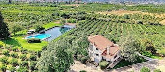 Orange Grove Villa (swimming pool + tennis court)