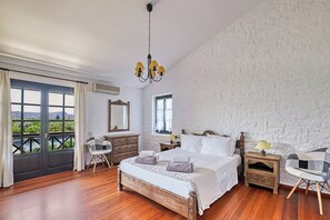 5 多间卧室、办公桌、熨斗/熨衣板、旅行婴儿床