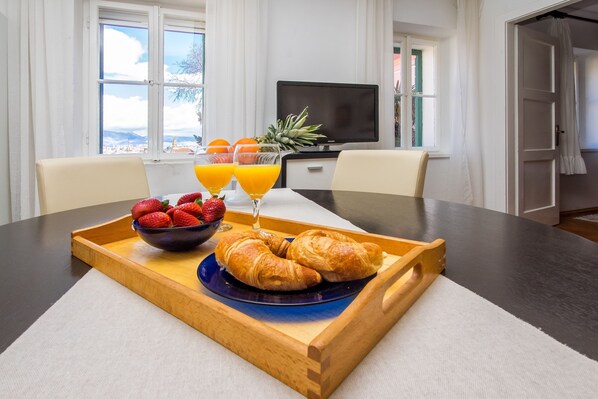 Iron/ironing board, free WiFi, bed sheets - Guest House Leta (Split)