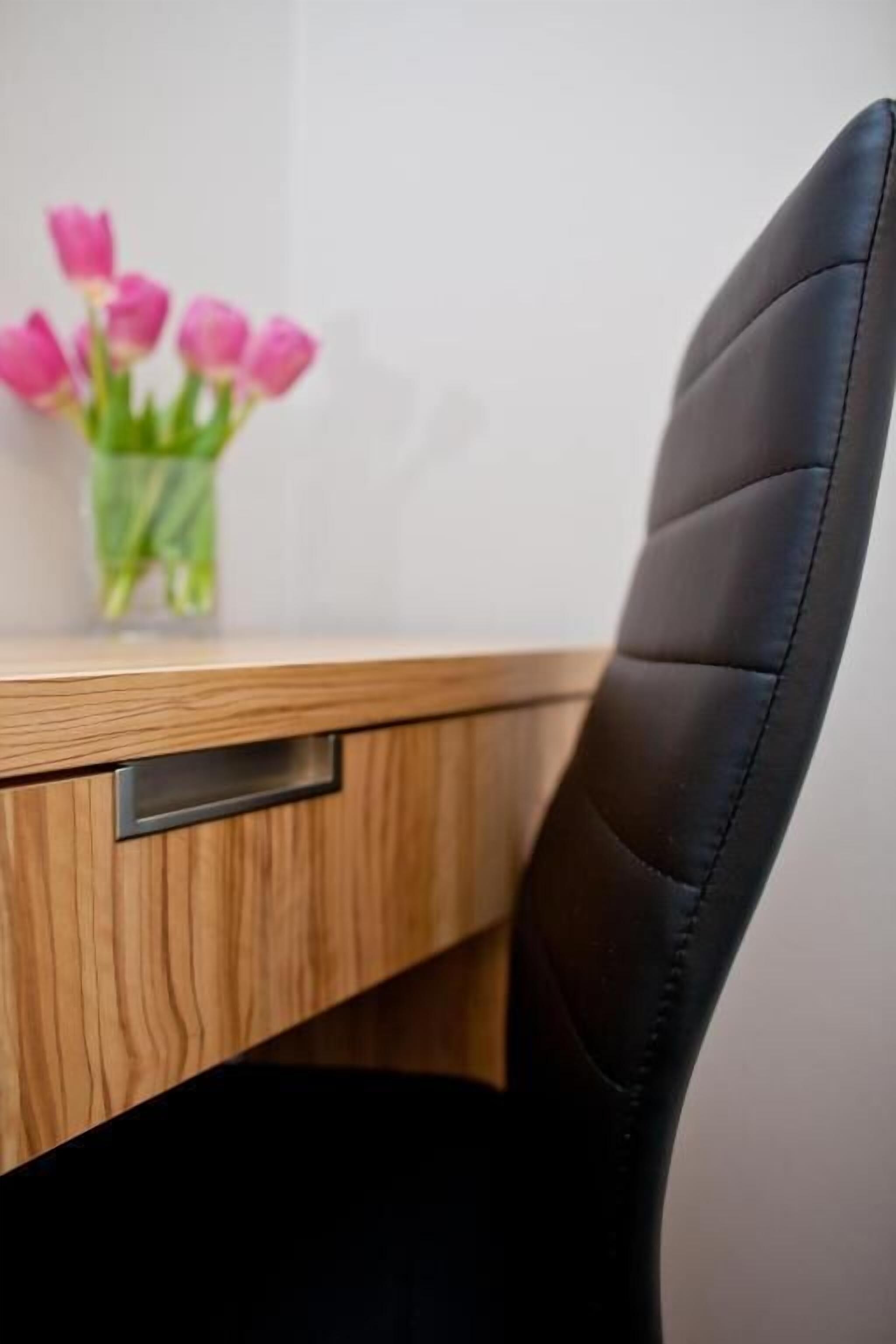 Iron/ironing board, free WiFi, bed sheets, wheelchair access